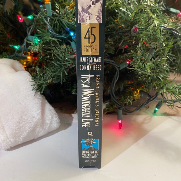 ✨10 for $15✨ IT'S A WONDERFUL LIFE (VHS, 45th Anniversary Ed) - Picture 2 of 5